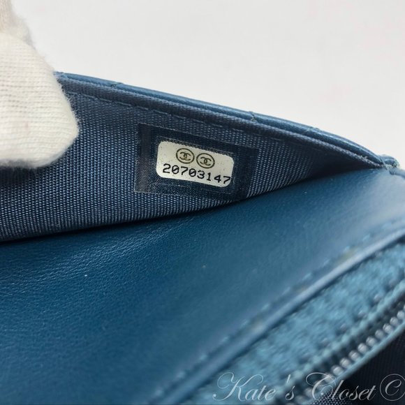 CHANEL Lambskin Boy Flap Wallet in Chain - Picture 5 of 14